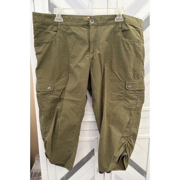 Woolrich Women's Size 12 Army Green Mid Length Ruched‎ Leg Cargo Capri Pants - Picture 1 of 14